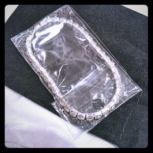 NEW Silver Rhinestone Stretch Bracelet